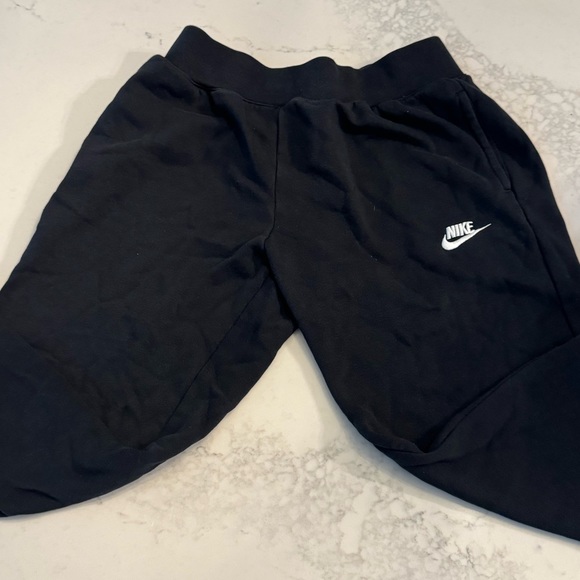 🔥NIKE BOYS JOGGERS | SIZE M🔥 - Picture 1 of 6